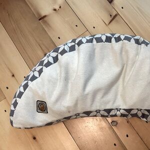 Blessed Nest All natural Nursing Pillow - No Plastic